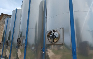 Oil storage